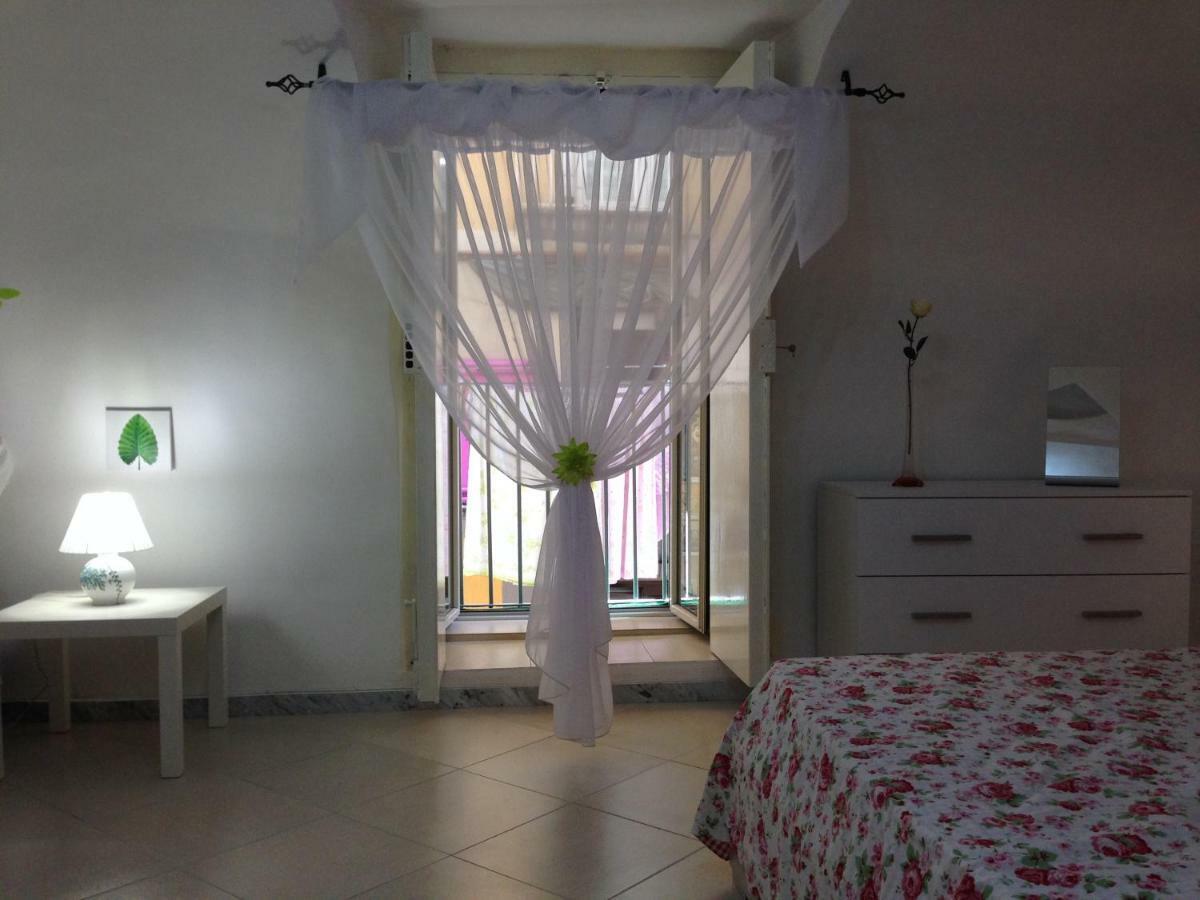 Il Cuore Di Napoli Villa Exteriör bild