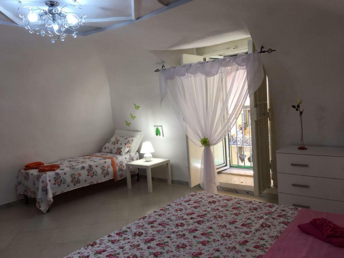 Il Cuore Di Napoli Villa Exteriör bild